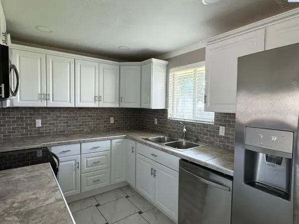 685 S 4th Ave, Connell, WA 99326