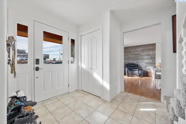 4802 W 27th Avenue, Kennewick, WA 99338