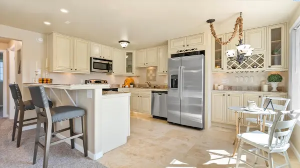 526 S 40th Ave (A202) #A202,  West Richland,  WA 99353