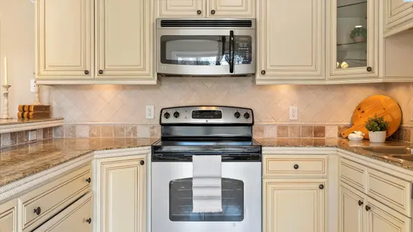 526 S 40th Ave (A202) #A202, West Richland, WA 99353