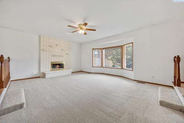 1110 W 22nd Ave, Kennewick, WA 99337