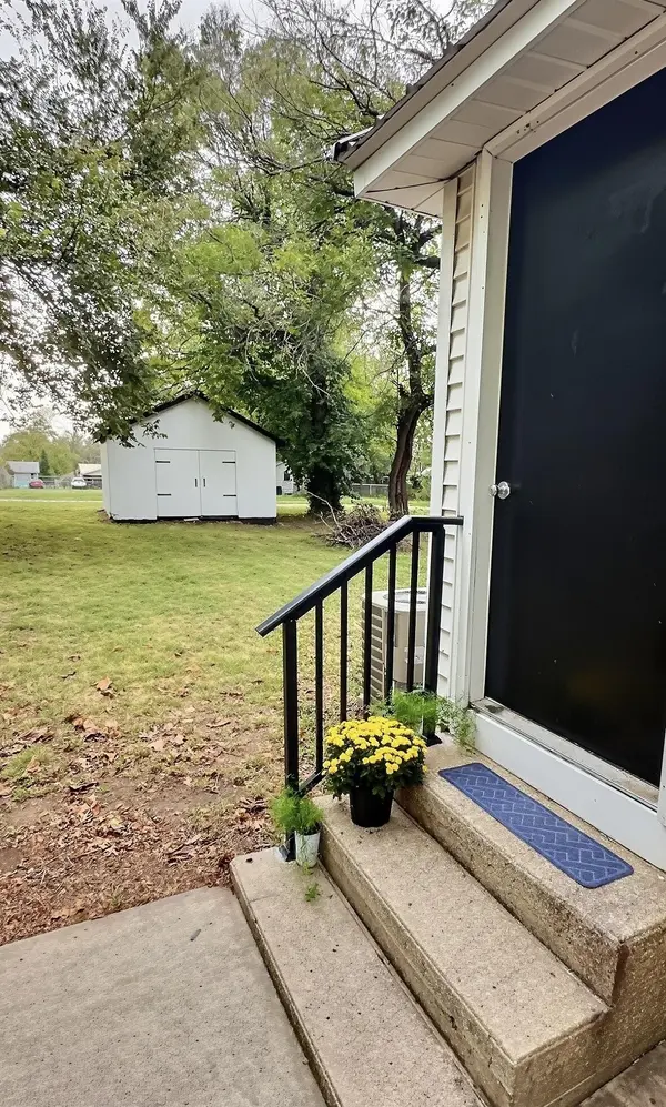 705 N Clay ST, Nevada, MO 64772