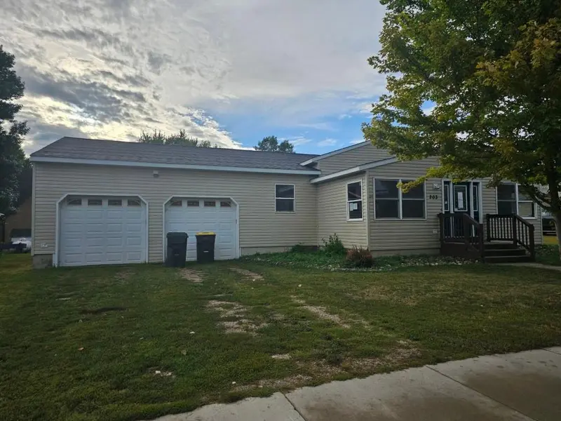 203 Euclid AVE, Milroy, MN 56263