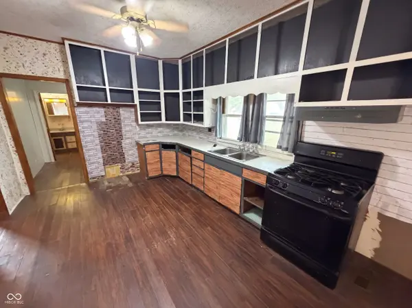 250 S Central ST, Atlanta, IN 46031
