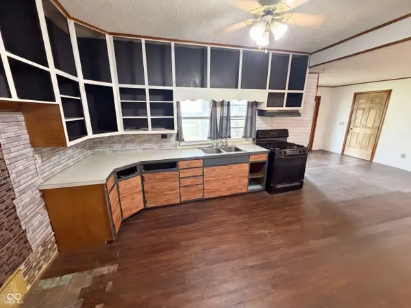 250 S Central ST, Atlanta, IN 46031