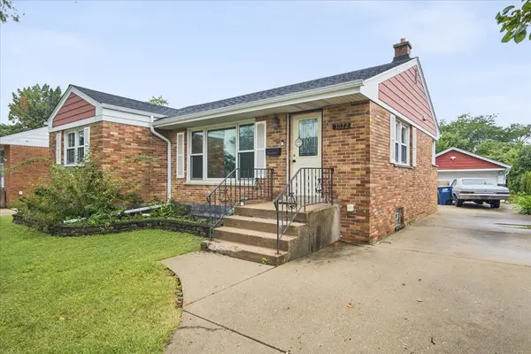 1372 S 6TH AVE, Des Plaines, IL 60018
