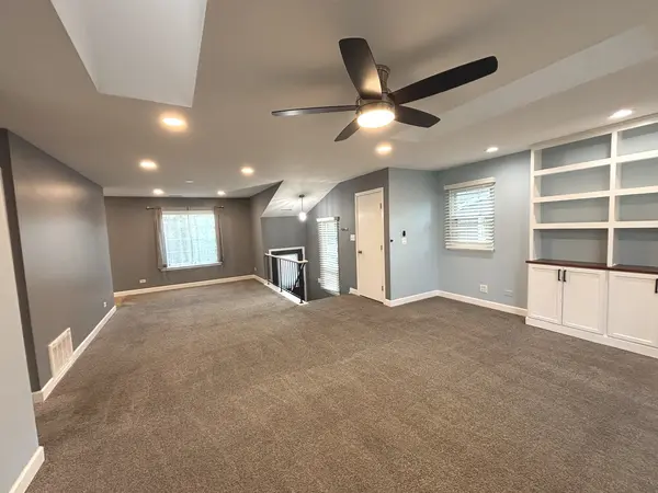 2114 Southwind CIR #7-3, Schaumburg, IL 60194