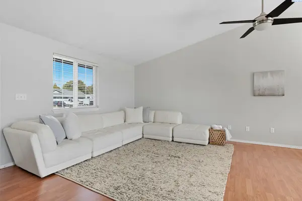 4721 Holly Way, West Richland, WA 99353