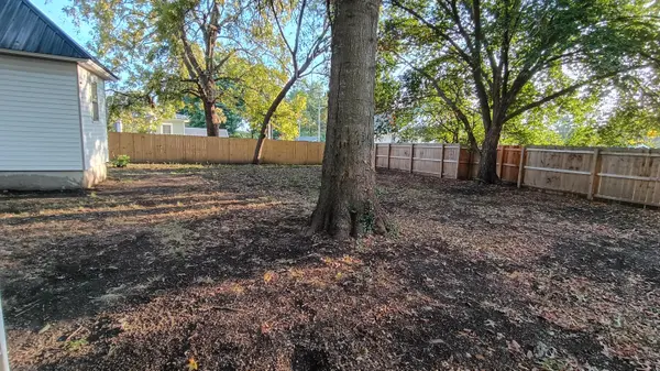 813 S Hickory ST, Mt Vernon, MO 65712