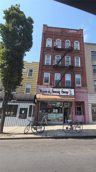 325 Graham AVE, Brooklyn, NY 11211