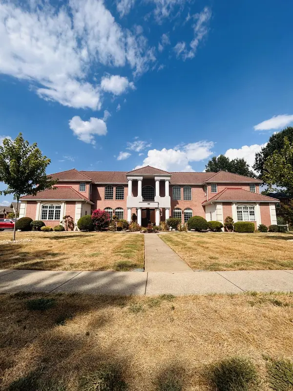 1021 E Ironbridge CIR, Springfield, MO 65810