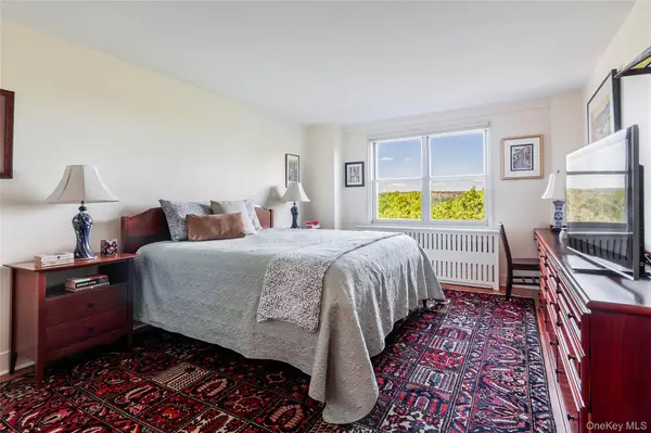 3935 Blackstone AVE #8B, Bronx, NY 10471