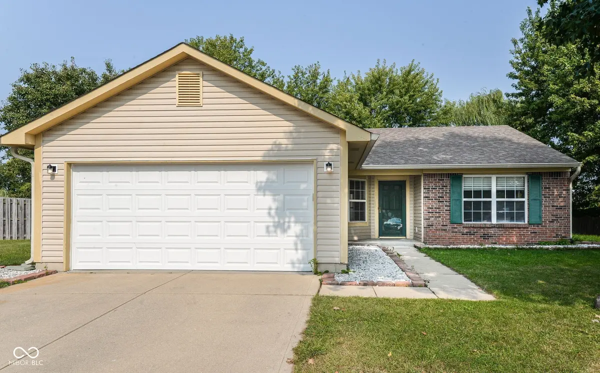 776 Alvey CT, Greenwood, IN 46143
