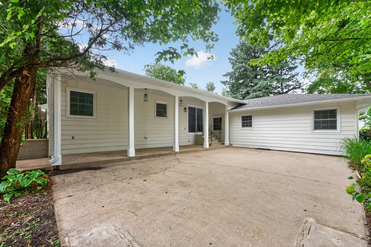 333 Bethany RD, Sycamore, IL 60178