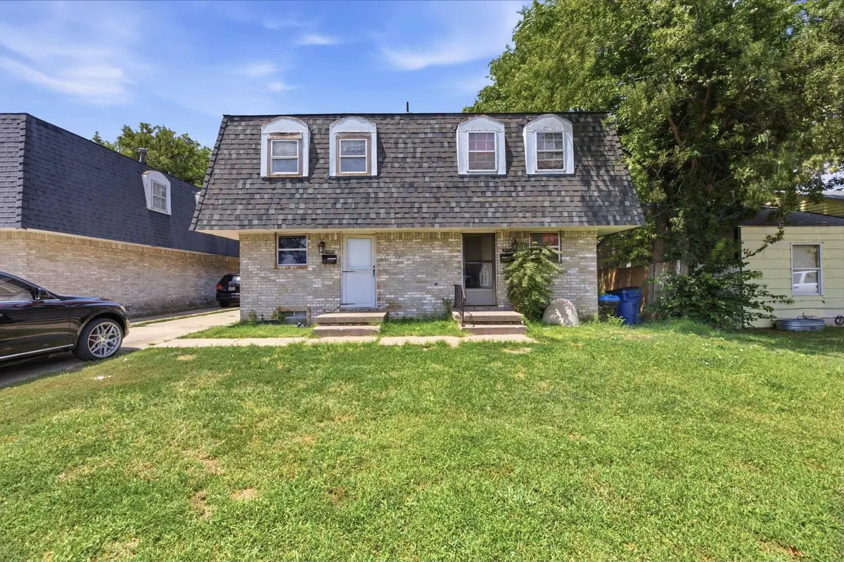 2215 S Market St, Wichita, KS 67211