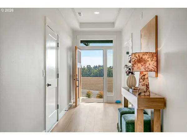 851 W Washington ST, Carlton, OR 97111