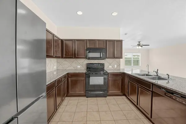 132 Denton DR, Hutto, TX 78634