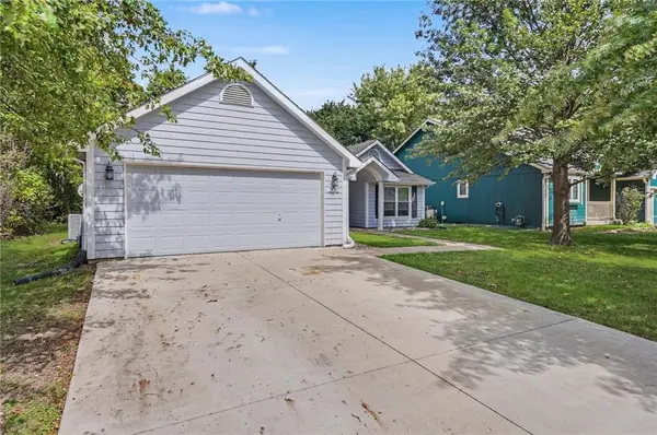 2012 E 26th ST, Lawrence, KS 66046