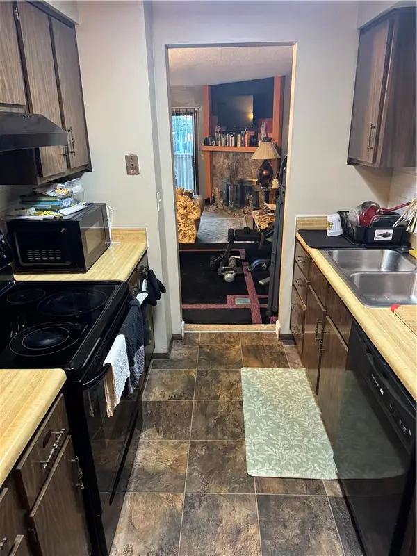 6116 E 127th ST, Grandview, MO 64030