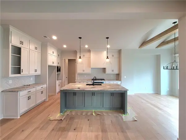 18232 Oakmont ST, Overland Park, KS 66013