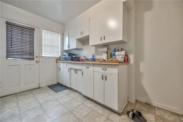 7539 State Line RD, Kansas City, MO 64114