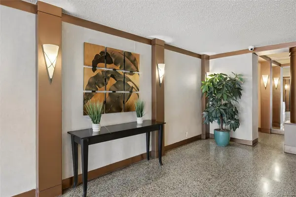 23-35 Bell Blvd. #4H, Bayside, NY 11360
