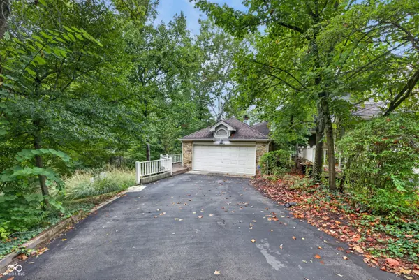 8169 Upper Bay LN, Indianapolis, IN 46236