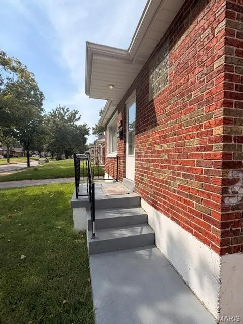 8309 Orchard AVE, University City, MO 63132