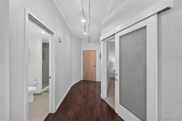 915 Olive ST #1404, St Louis, MO 63101