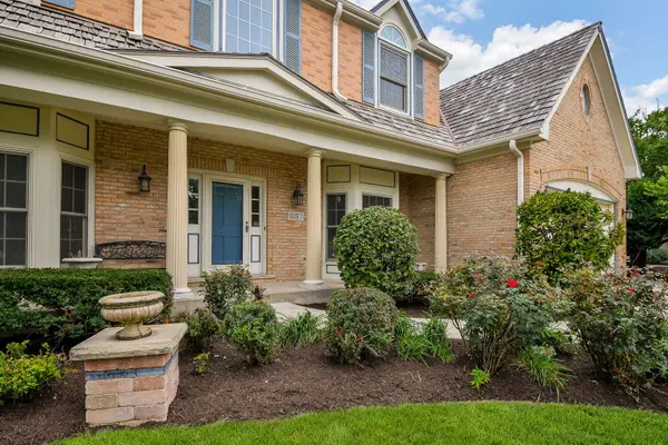 1097 Belter DR, Wheaton, IL 60189