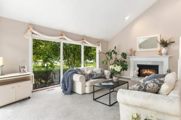 1923 Hillside LN, Lisle, IL 60532