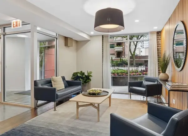 707 W Sheridan RD #405, Chicago, IL 60613