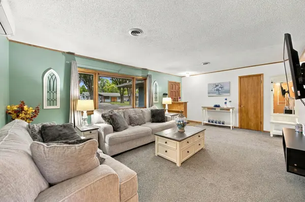 222 26TH AVE N, Fargo, ND 58102