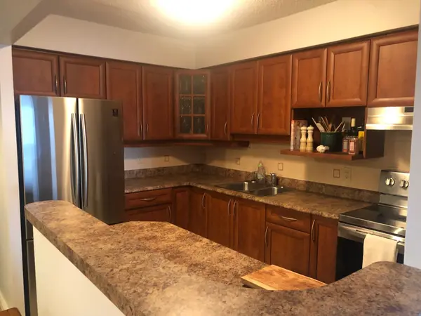 158 B Mcarthur AVE #706, Vanier And Kingsview Park, ON K1L 8C9