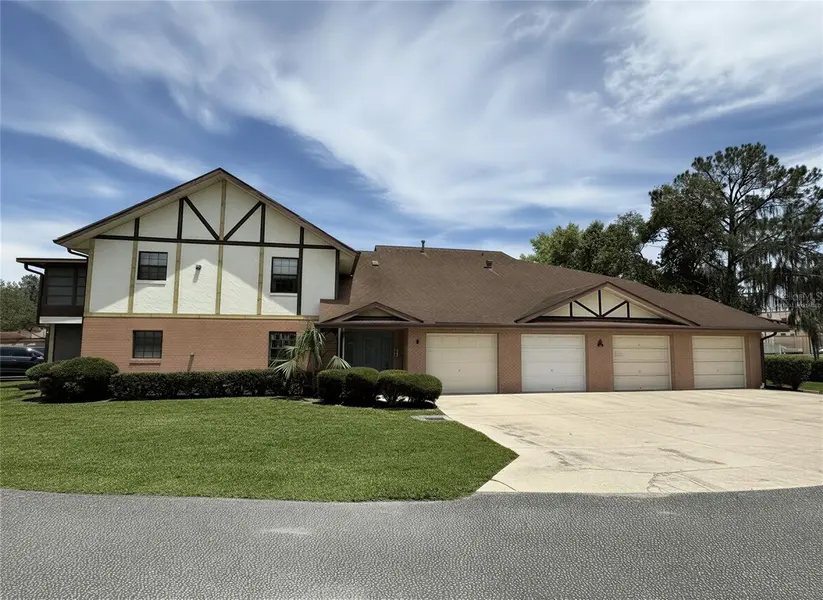 100 E OAK TERRACE DR #A2, Leesburg, FL 34748