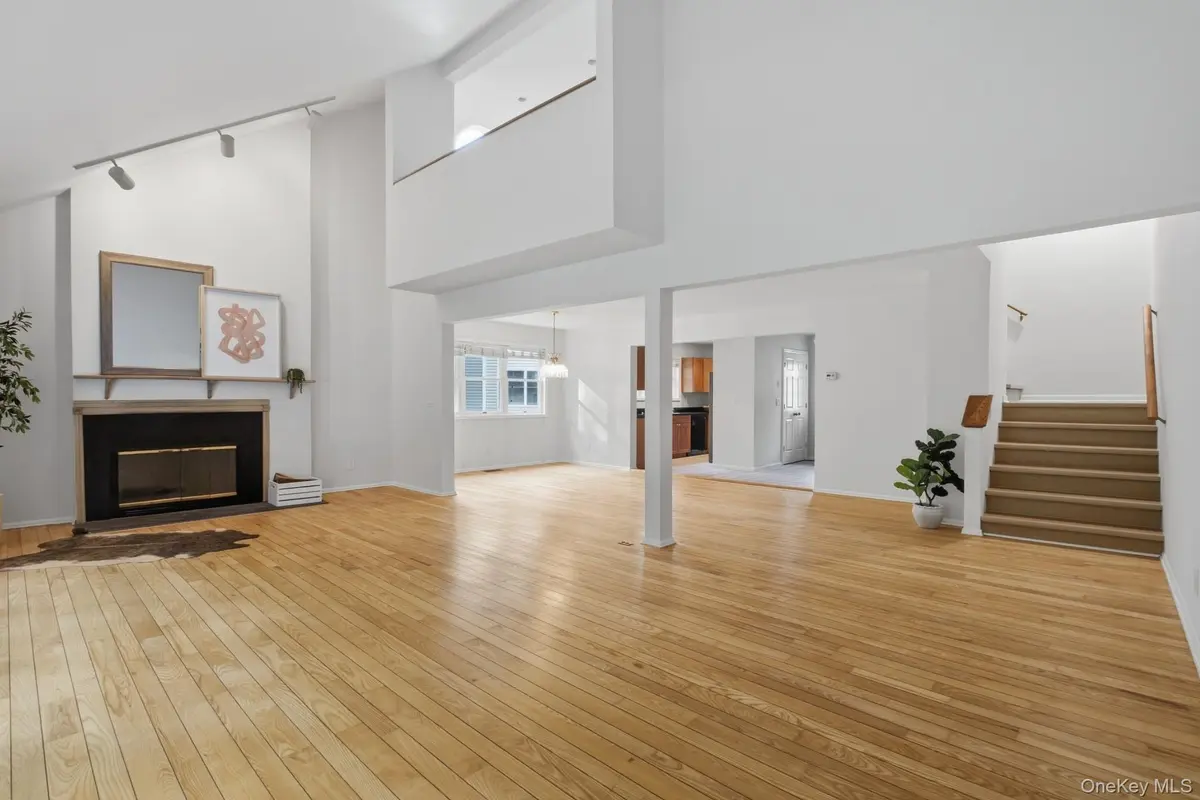 1452 Iroquois ST, Shrub Oak, NY 10588