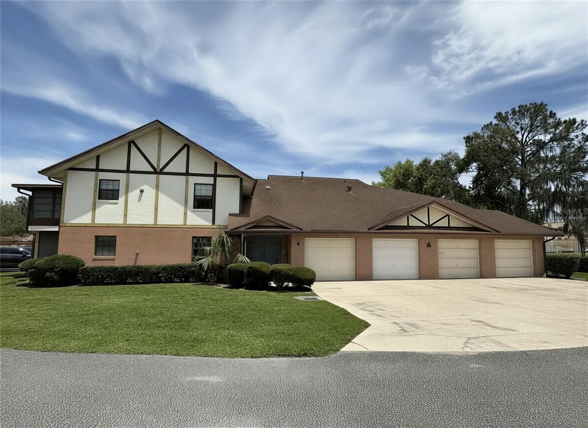 100 E OAK TERRACE DR #A2, Leesburg, FL 34748