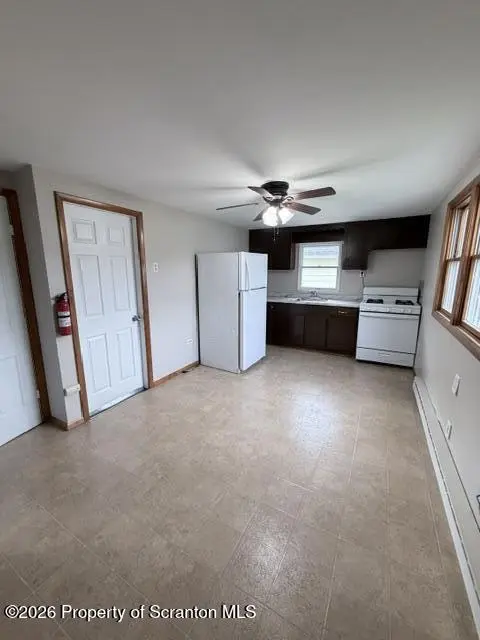330 Hickory ST #Apartment  #2, Blakely, PA 18452