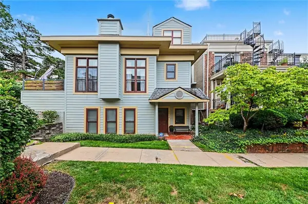 2941 Grand AVE, Kansas City, MO 64108