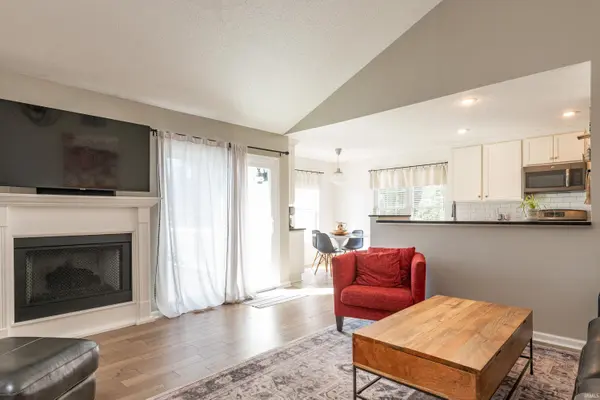 613 W Whitethorn WAY, Bloomington, IN 47403