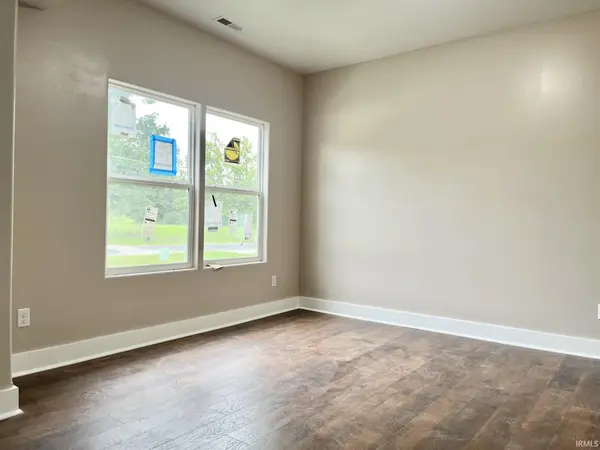 1616 Seddlemeyer AVE, Fort Wayne, IN 46816-3918