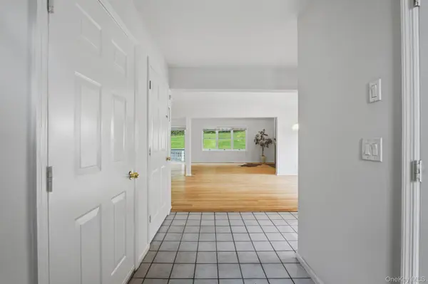 1452 Iroquois ST, Shrub Oak, NY 10588