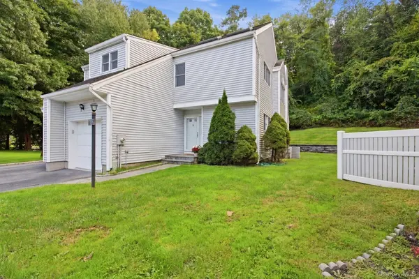 1452 Iroquois ST, Shrub Oak, NY 10588