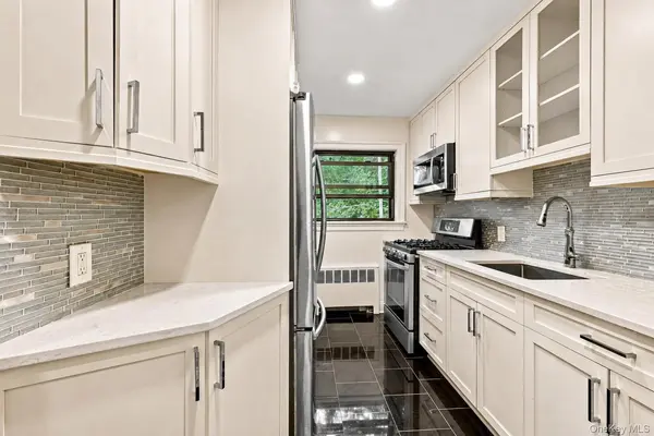 73-02 Springfield BLVD #2nd Fl, Bayside, NY 11364