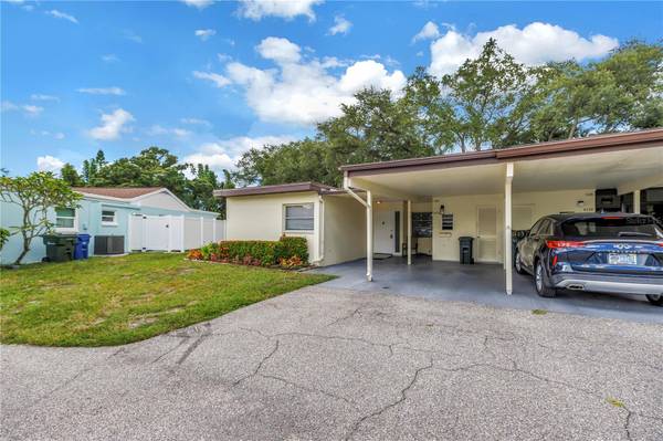 6232 GREEN VIEW CIR #66, Sarasota, FL 34231