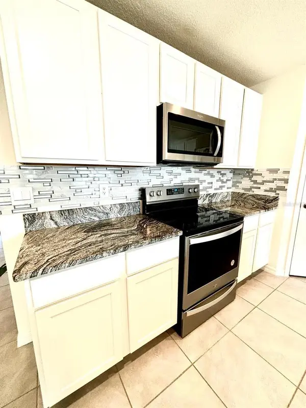 2174 NW 246TH TER, Newberry, FL 32669