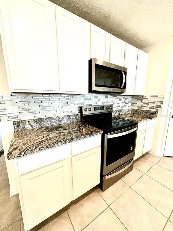 2174 NW 246TH TER, Newberry, FL 32669
