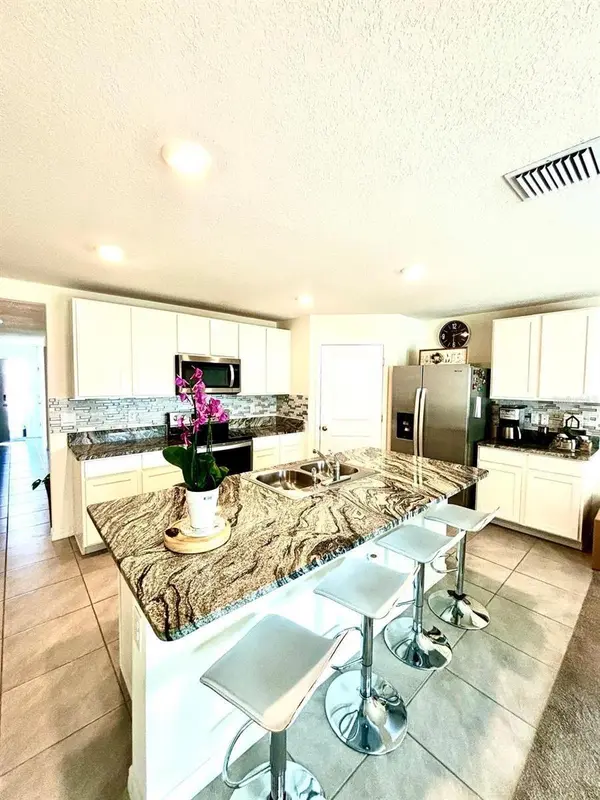 2174 NW 246TH TER, Newberry, FL 32669