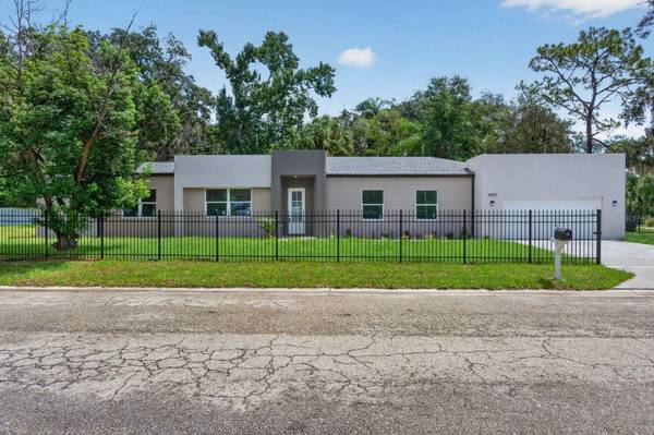 8003 CHANEY LN, Tampa, FL 33617