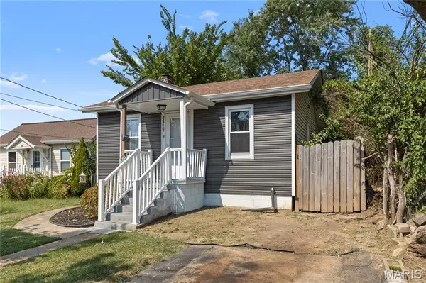 9329 Latrobe AVE, St Louis, MO 63114